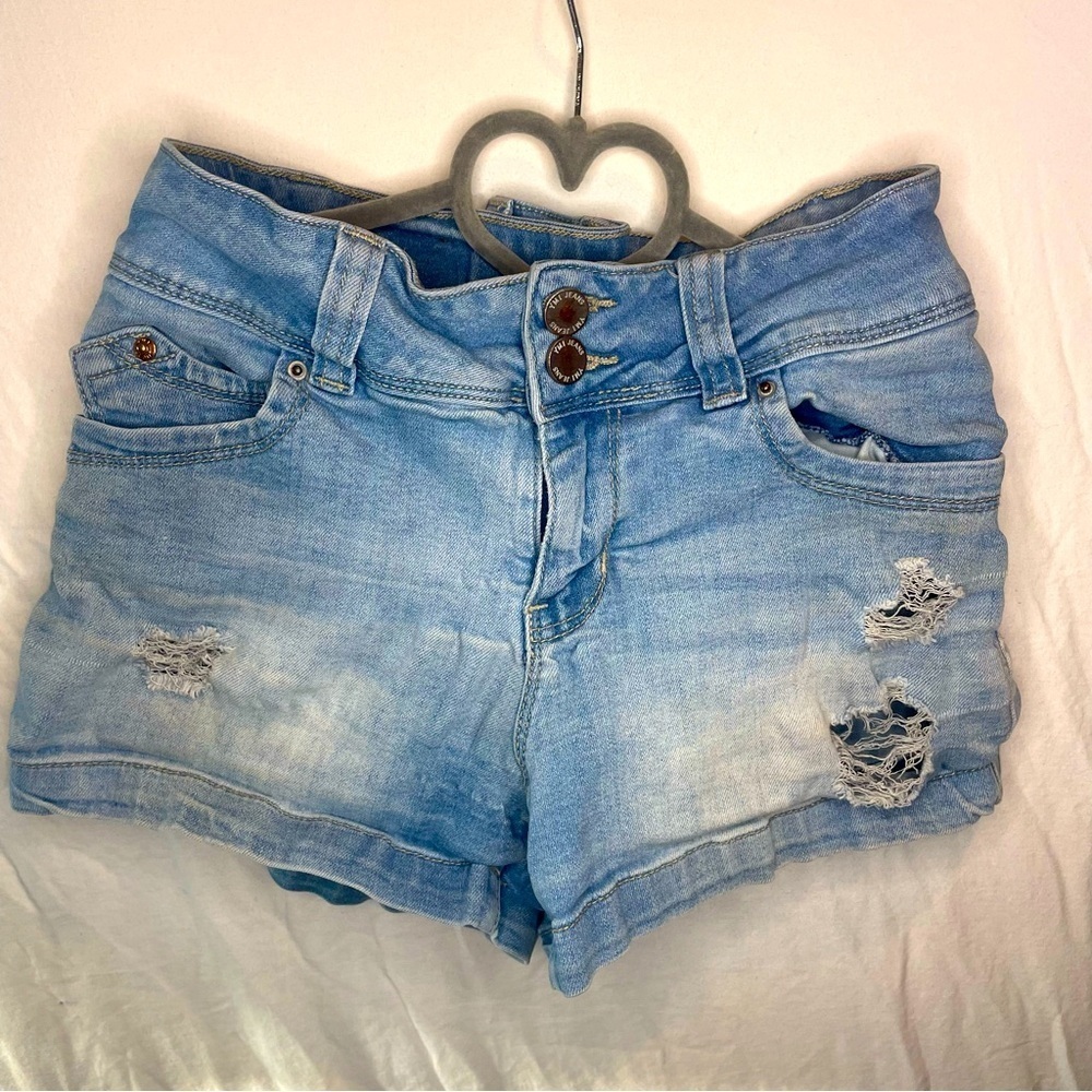 YMI Jeans 3/26 Denim ripped shorts PRELOVED